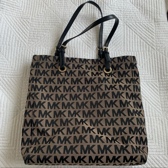 Like New Michael Kors Purse - Picture 2 of 5